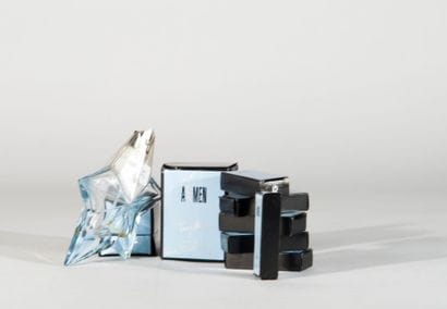 Thierry MUGLER
Angel échantillons dans leur...