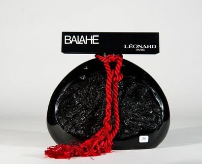 LEONARD
Balahé, flacon factice. H: 28,5 cm,...
