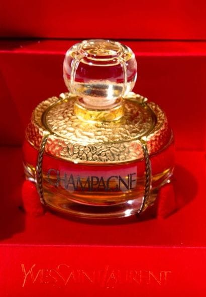 Yves Saint-Laurent
Champagne, parfum flacon...