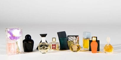 Lot de douze miniatures diverses.