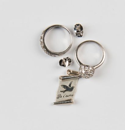 Lot argent, métal et pierres imitation: deux...