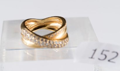 Bague croisée en or jaune sertie de brillants,...