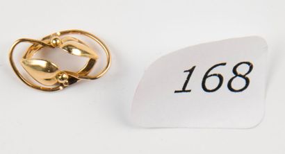 Paire de boucles d'oreille en or jaune motif...