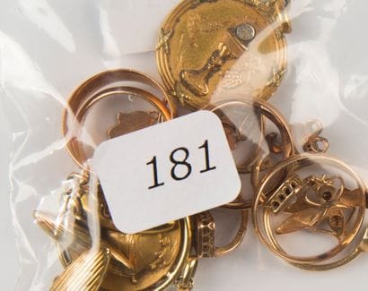 Lot de bijoux or (exemptés) 26,7 g brut