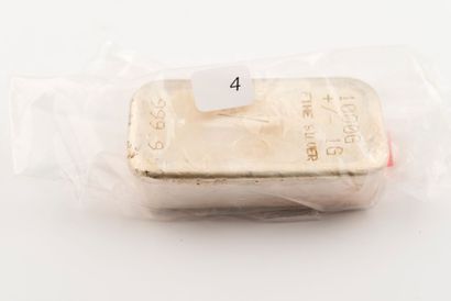 Un lingot d'argent fonte Laboratoires POURQUERY...