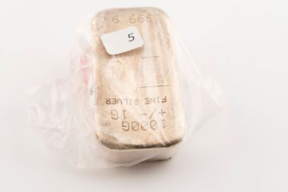 Un lingot d'argent fonte Laboratoires POURQUERY...