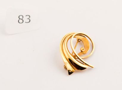 Broche volute en or jaune, poids: 2,7 g (manque...