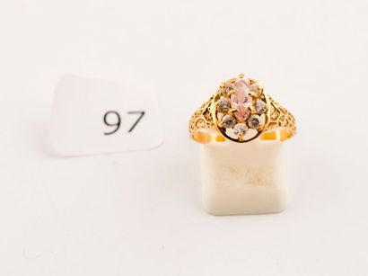 Bague en bas or et pierres imitation, poids...