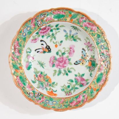 CHINE, fin du XIXème
Plat en porcelaine de...