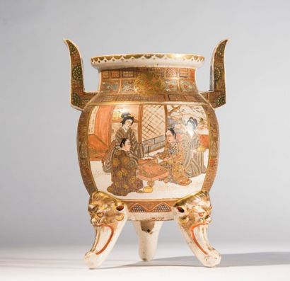 JAPON, Début XXème
Grand vase tripode en...