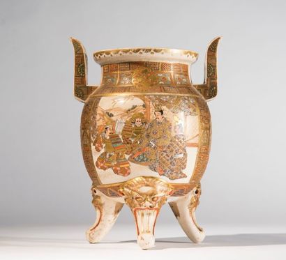 JAPON, Début XXème
Grand vase tripode en...