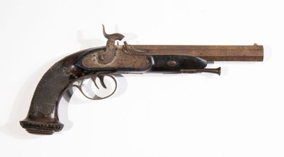 Pistolet XVIIIème signé et situé Lyon, France...