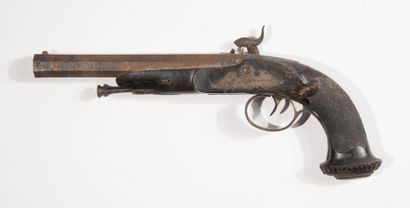 Pistolet XVIIIème signé et situé Lyon, France...