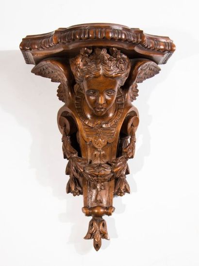 Console d'applique en bois sculpté, à décor...