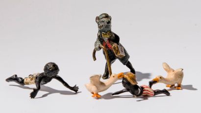 BRONZES DE VIENNE. Lot de 3 ensembles: Africain,...