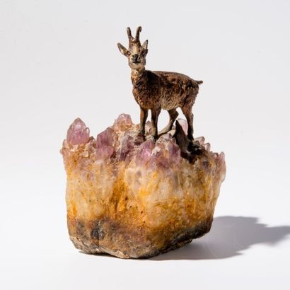 BRONZE DE VIENNE: Chamois sur améthyste