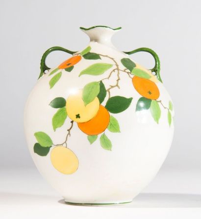 LANTERNIER Limoges
Vase gourde en porcelaine...
