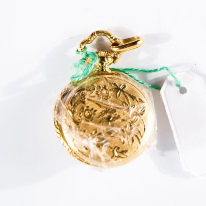Montre de col en or.
Poids brut: 17,4 g