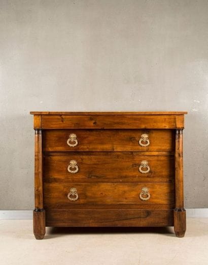 Commode en bois naturel, les montants en...