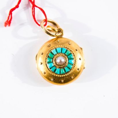 Pendentif ouvrant, en or jaune, ornée de...