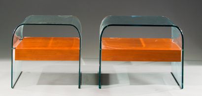 * FIAM Italia
Deux chevets en verre cintré...