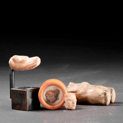 Une amulette votive en terre cuite. Mezcala...