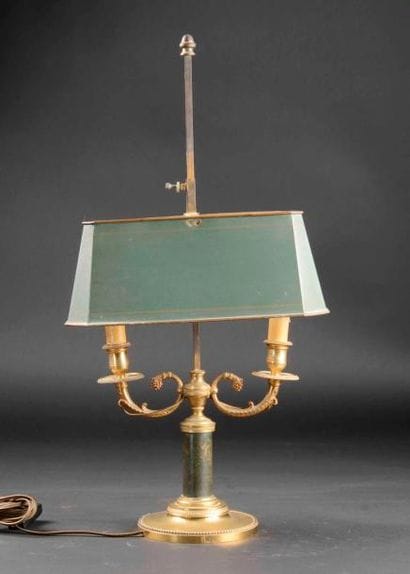 Lampe bouillotte en bronze abat jour en tole...