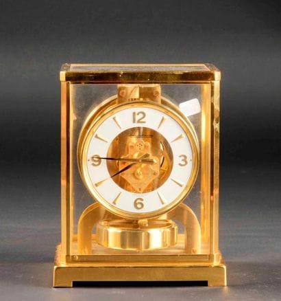 JAEGER LECOULTRE.
Pendule Atmos en laiton...