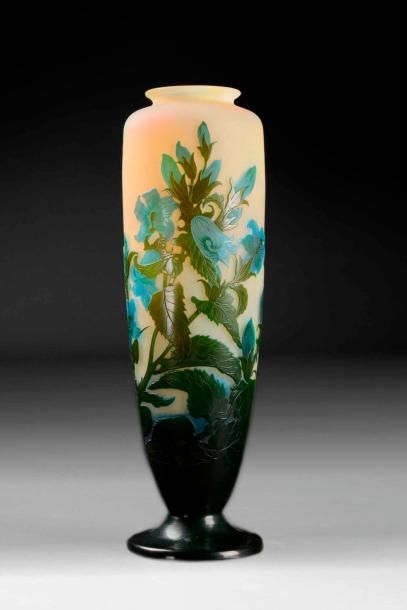 GALLÉ Émile (1846-1904)
Vase à décor floral...