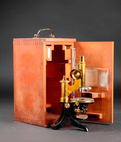 Microscope LEITZ de 1904 N° 58726 avec oculaires...