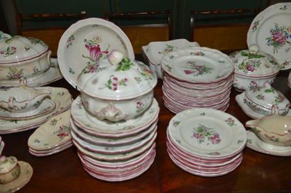Partie de service en faience de l'Est