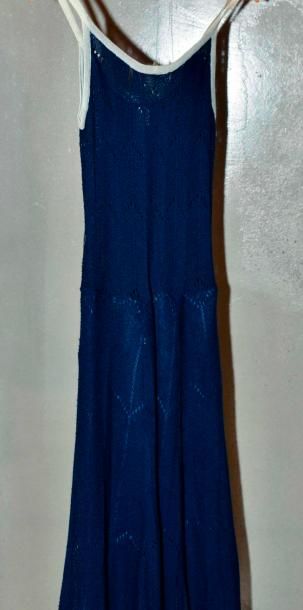 Louis FERAUD.
Ensemble robe et gilet en lainage...