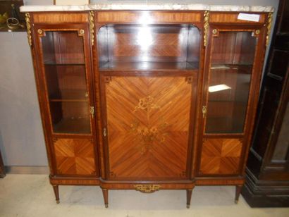 Vitrine en acajou et placage d'acajou et...
