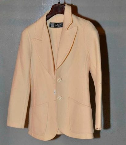 LANVIN, ANNEES 1970.
Veste en lainage blanc...