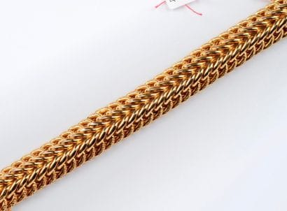 Important bracelet en or jaune. 81 g