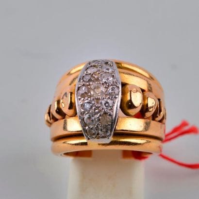 Bague chevalière en or jaune et or gris,...