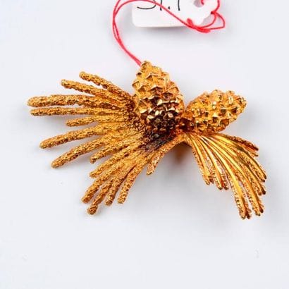 Broche pomme de pin en or jaune 16,5 g
