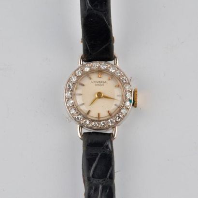 UNIVERSAL. 
Montre bracelet de dame or et...