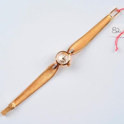 Montre de dame en or OMEGA. Petites attaches...