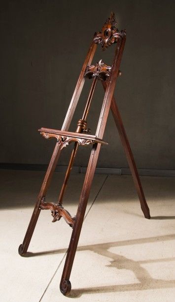 Chevalet en bois teinté de style Louis XV.
Epoque...