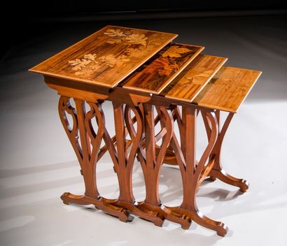 Émile GALLÉ (1846-1904)
Suite de quatre tables...
