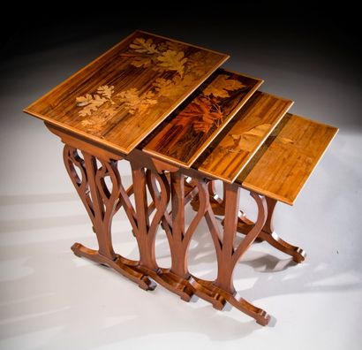 Émile GALLÉ (1846-1904)
Suite de quatre tables...