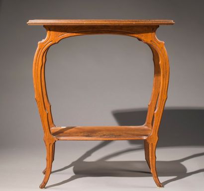 * Emile GALLE (1846-1904)
Table à thé à piètement...