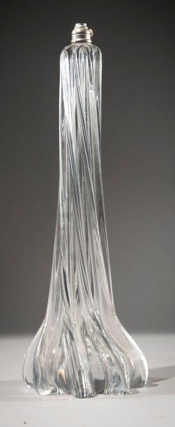 BACCARAT
Pied de lampe en cristal blanc moulé...