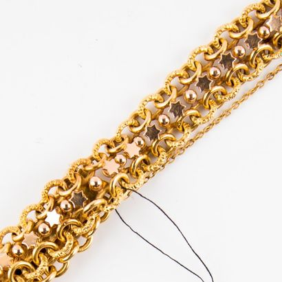 Bracelet en or orné d'étoile.
Poinçon hibou.
Poids:...