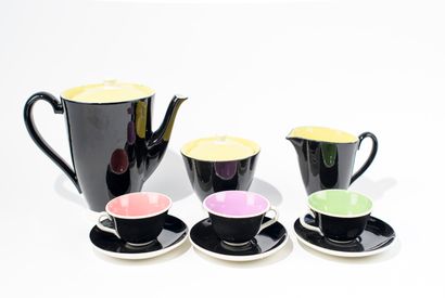 Service café 12 tasses et pièces de forme...