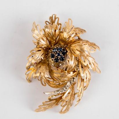 Parure: broche fleur en or jaune 750 millièmes...