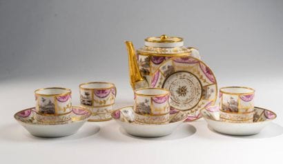 Partie de service à café en porcelaine blanche...