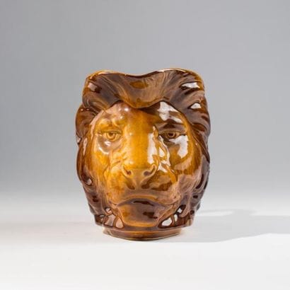 SARREGUEMINES
Pot à eau tête de lion.
H:...