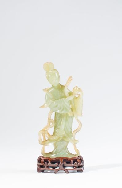 CHINE, XXème siècle
Trois statuettes de Guanyin...